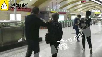 坐轻轨视频,捕捉现代都市交通风采